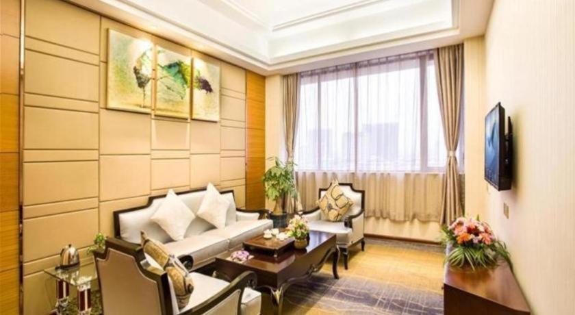 Greentree Inn Guangdong Jieyang Bus Terminal Station Ronghua Avenue Business Hotel Exterior foto