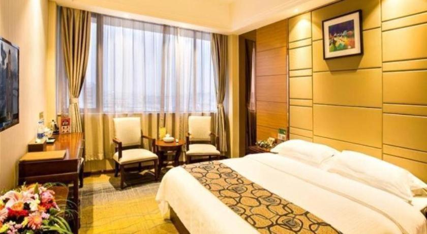 Greentree Inn Guangdong Jieyang Bus Terminal Station Ronghua Avenue Business Hotel Exterior foto